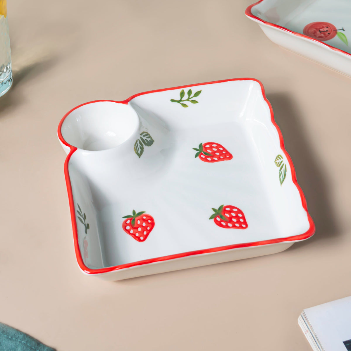 Berry Cute Strawberry Sectioned Plate Red Nestasia