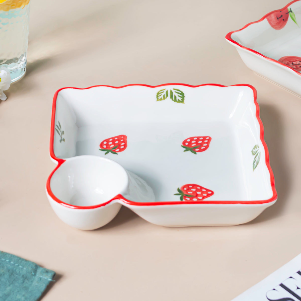 Berry Cute Strawberry Sectioned Plate Red Nestasia