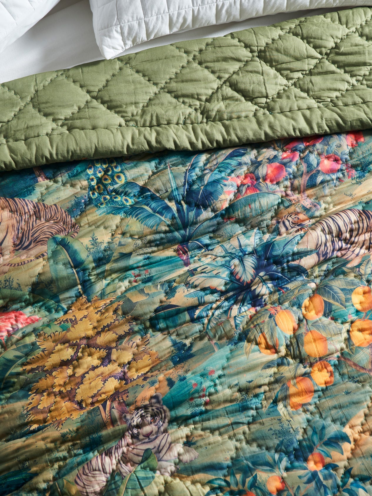 Baagh Reversible Printed Summer Quilt Contrast Living