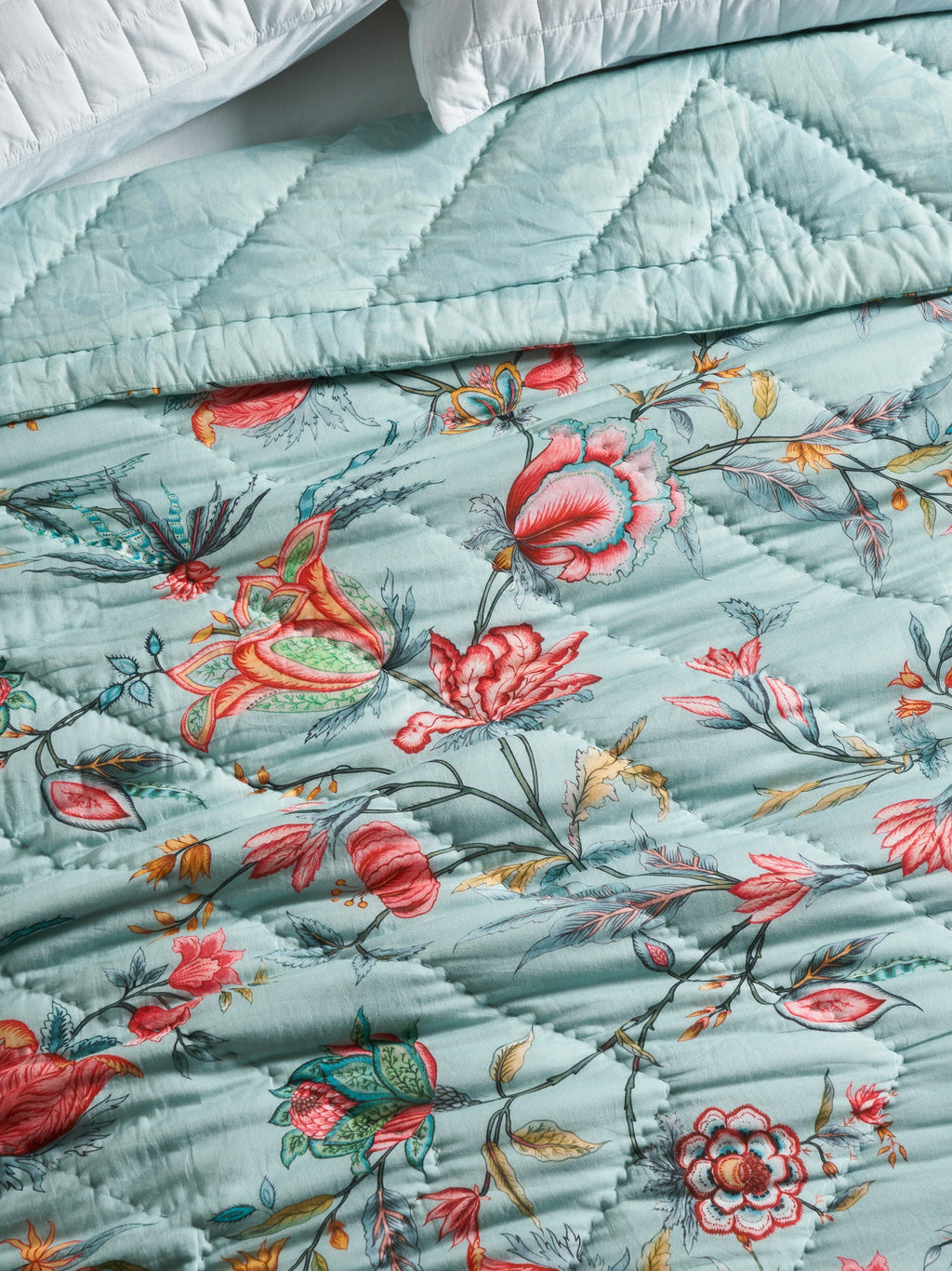 Rasi Reversible Printed Summer Quilt Contrast Living