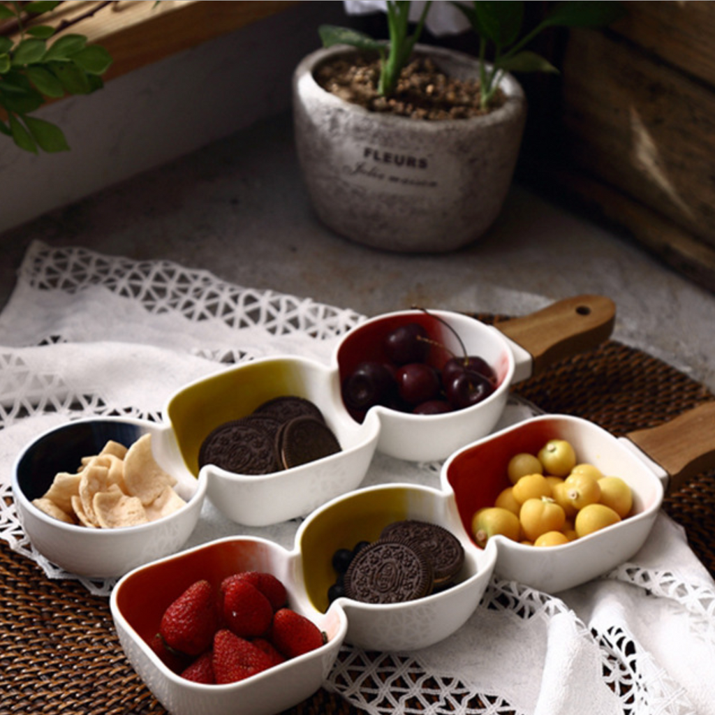 MERRY 3 part snack bowl with wooden handle - Orange, yellow & red Nestasia