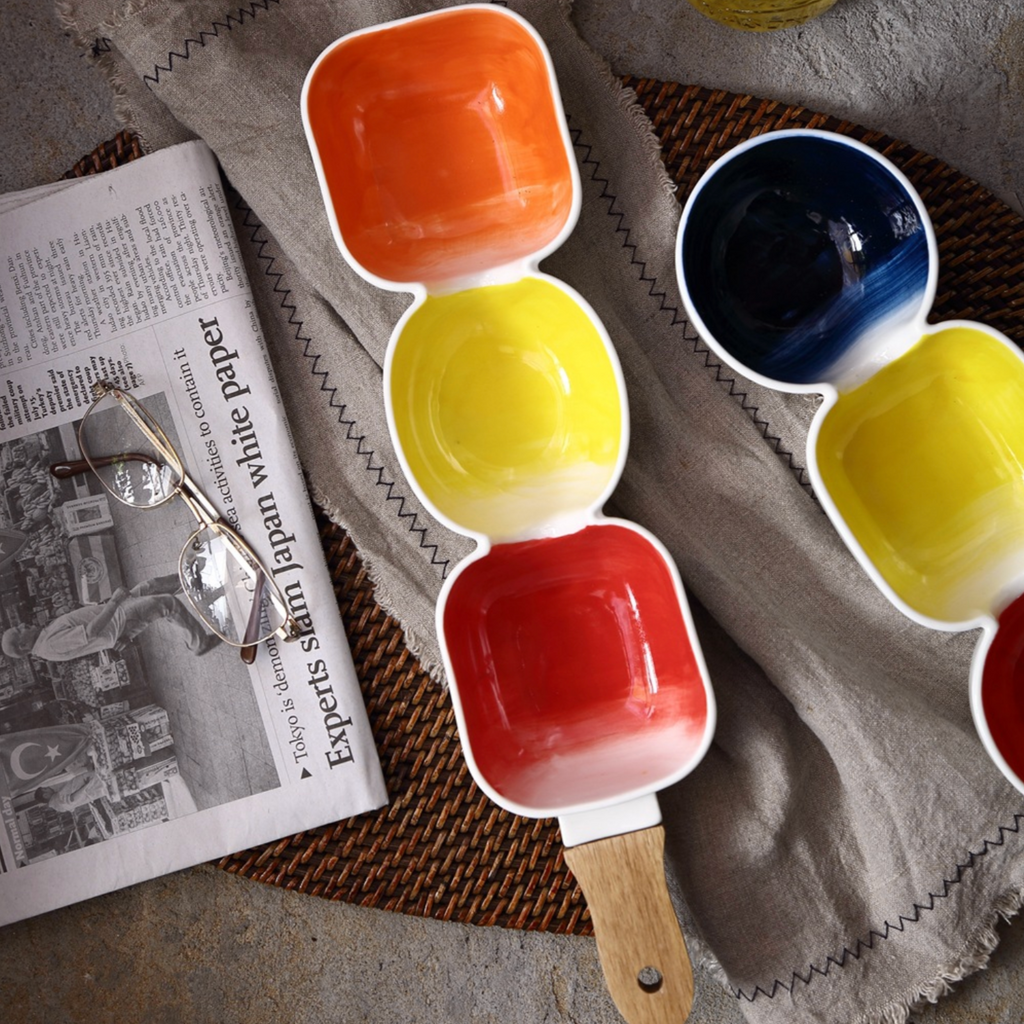 MERRY 3 part snack bowl with wooden handle - Orange, yellow & red Nestasia