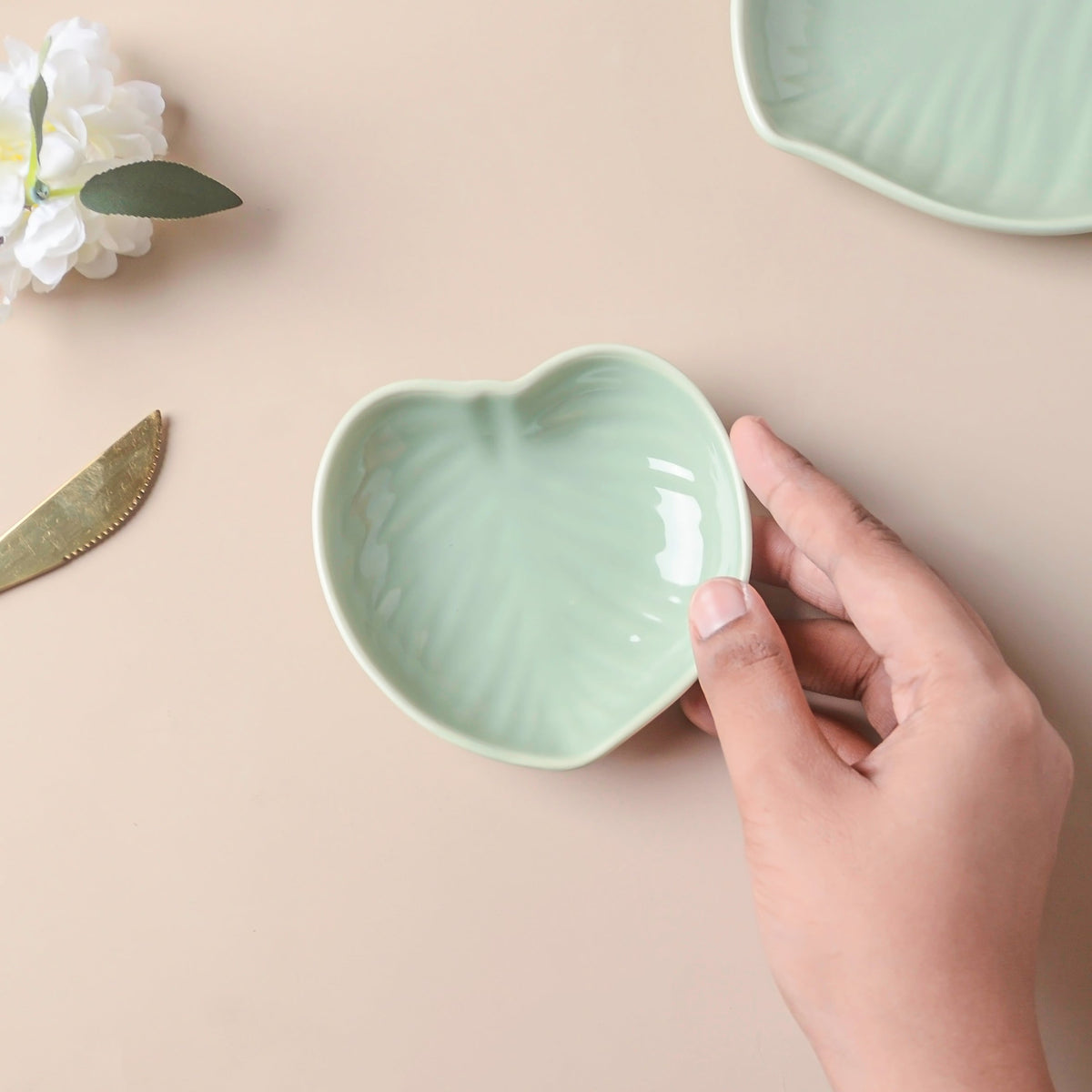 Taro Leaf 30 Piece Dinner Set For 6 Nestasia