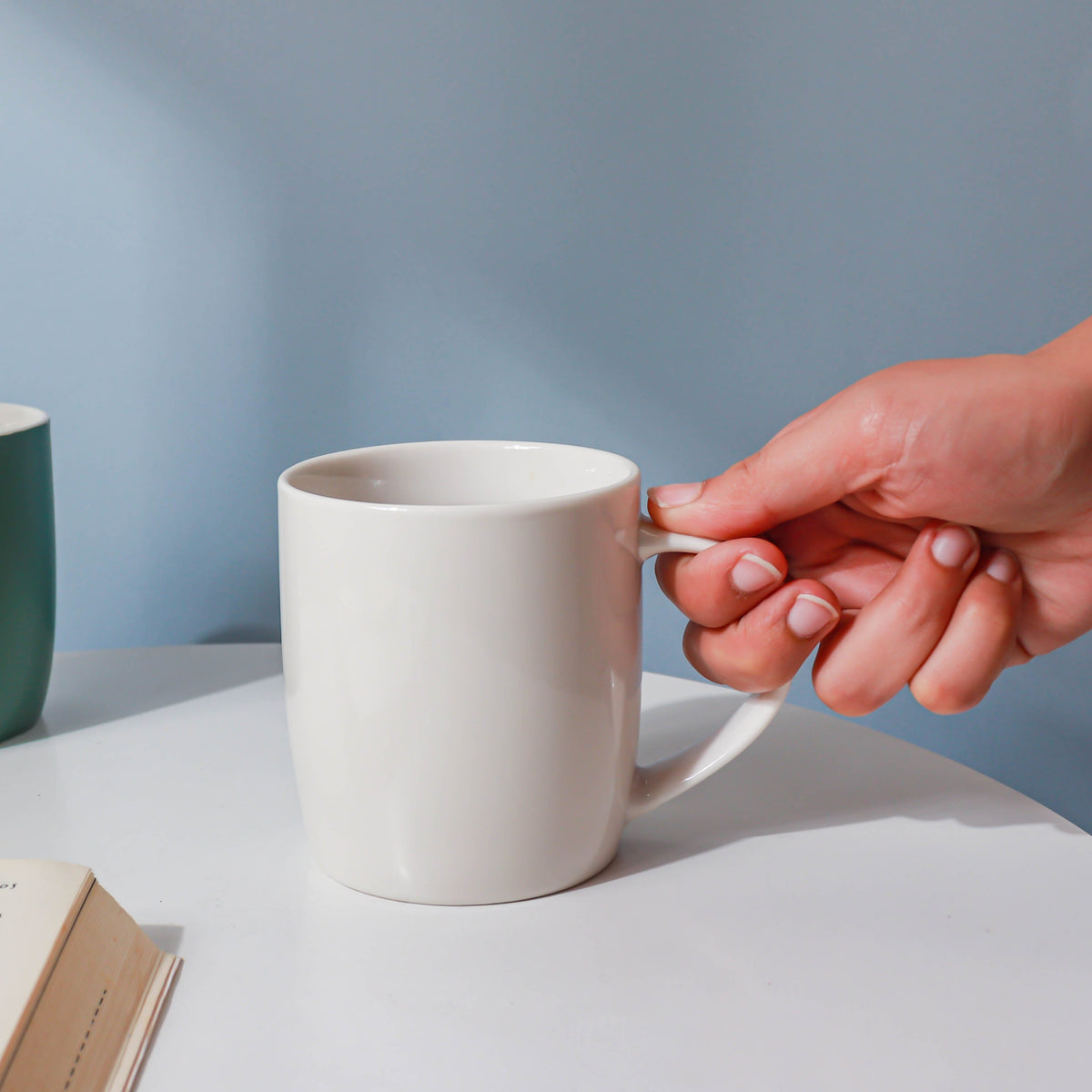 White Dreamy Teacup Nestasia