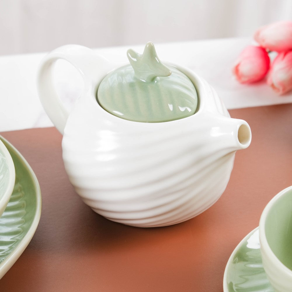 Taro Leaf Teapot With Lid Nestasia