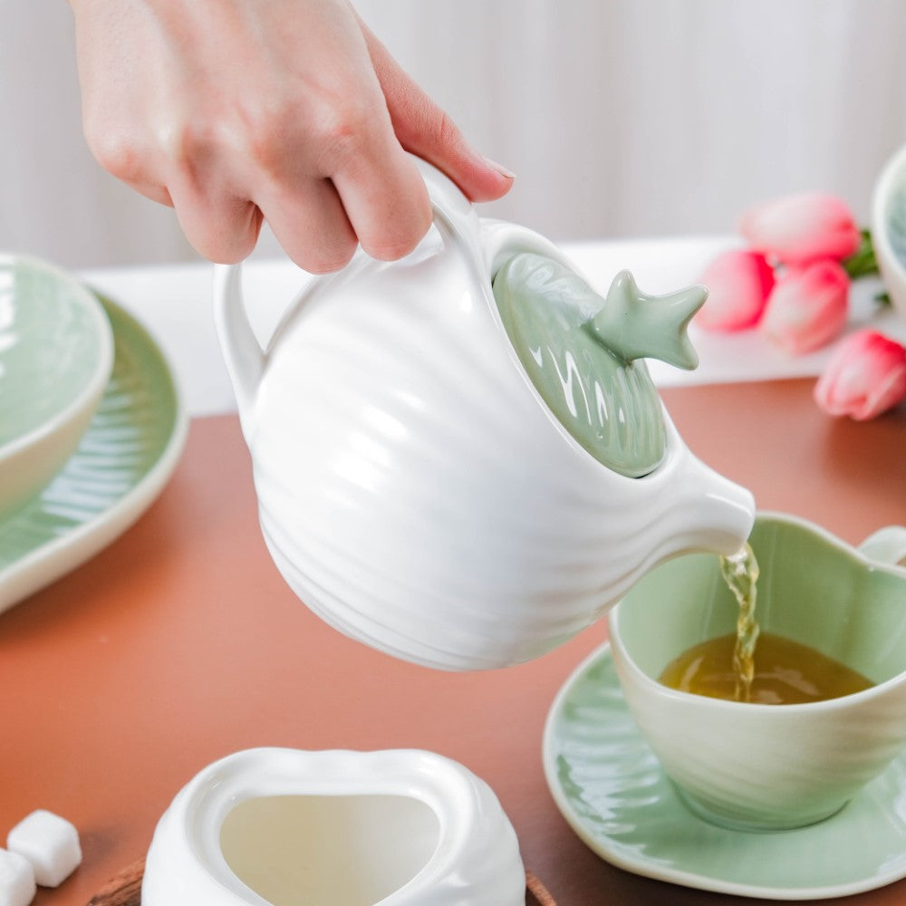 Taro Leaf Teapot With Lid Nestasia