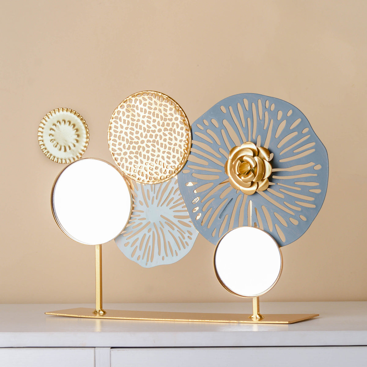 Blue and Golden Table Decor Nestasia