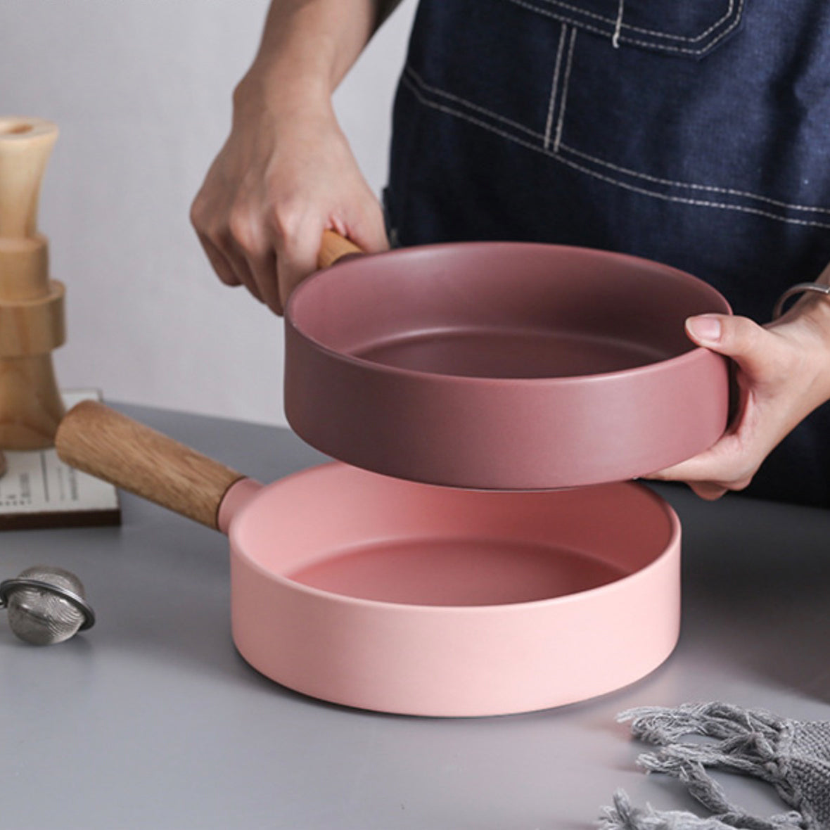 Serving Bowl with Handle Nestasia
