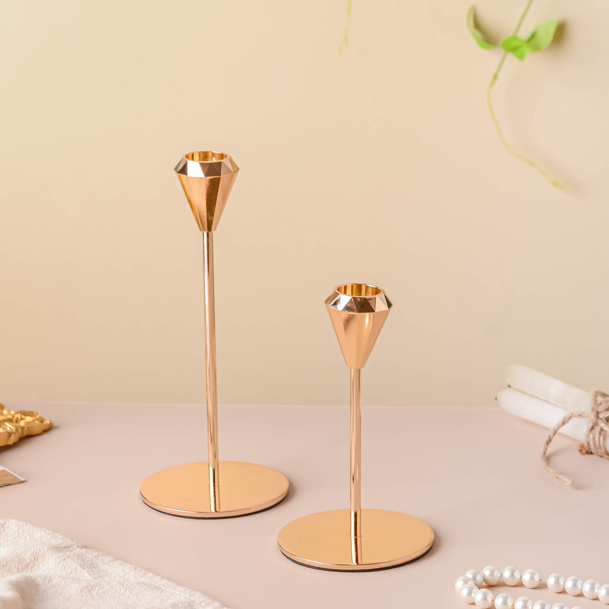 Modern Candle Holder Set of 2 Nestasia