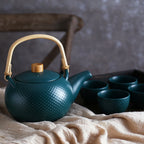 MAGNIFIQUE Textured Tea Pot Nestasia