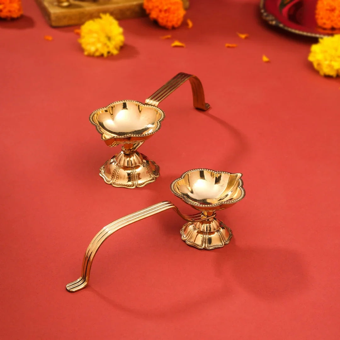 Brass Aarti Diya With Handle Vedansh Craft