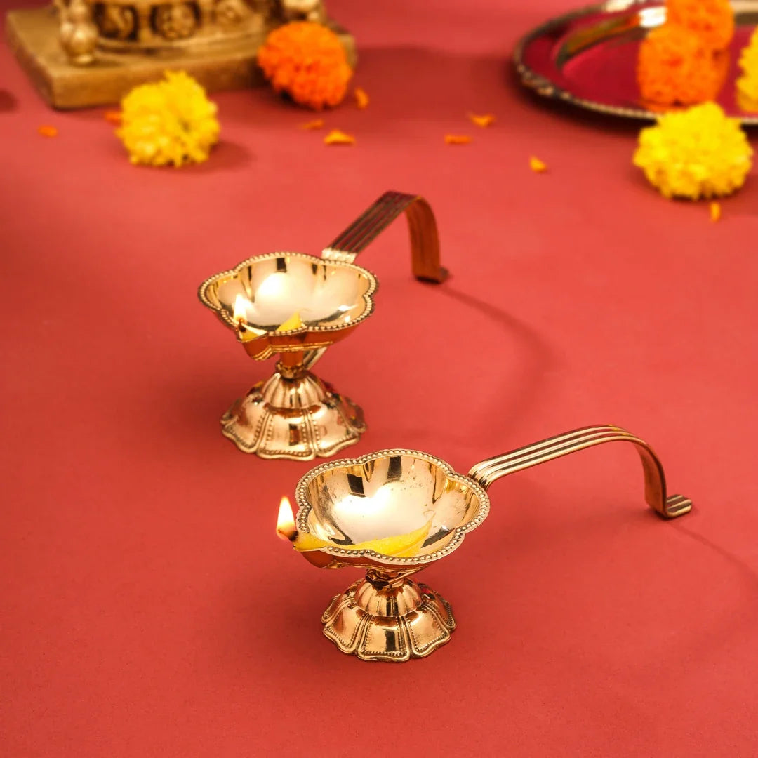 Brass Aarti Diya With Handle Vedansh Craft