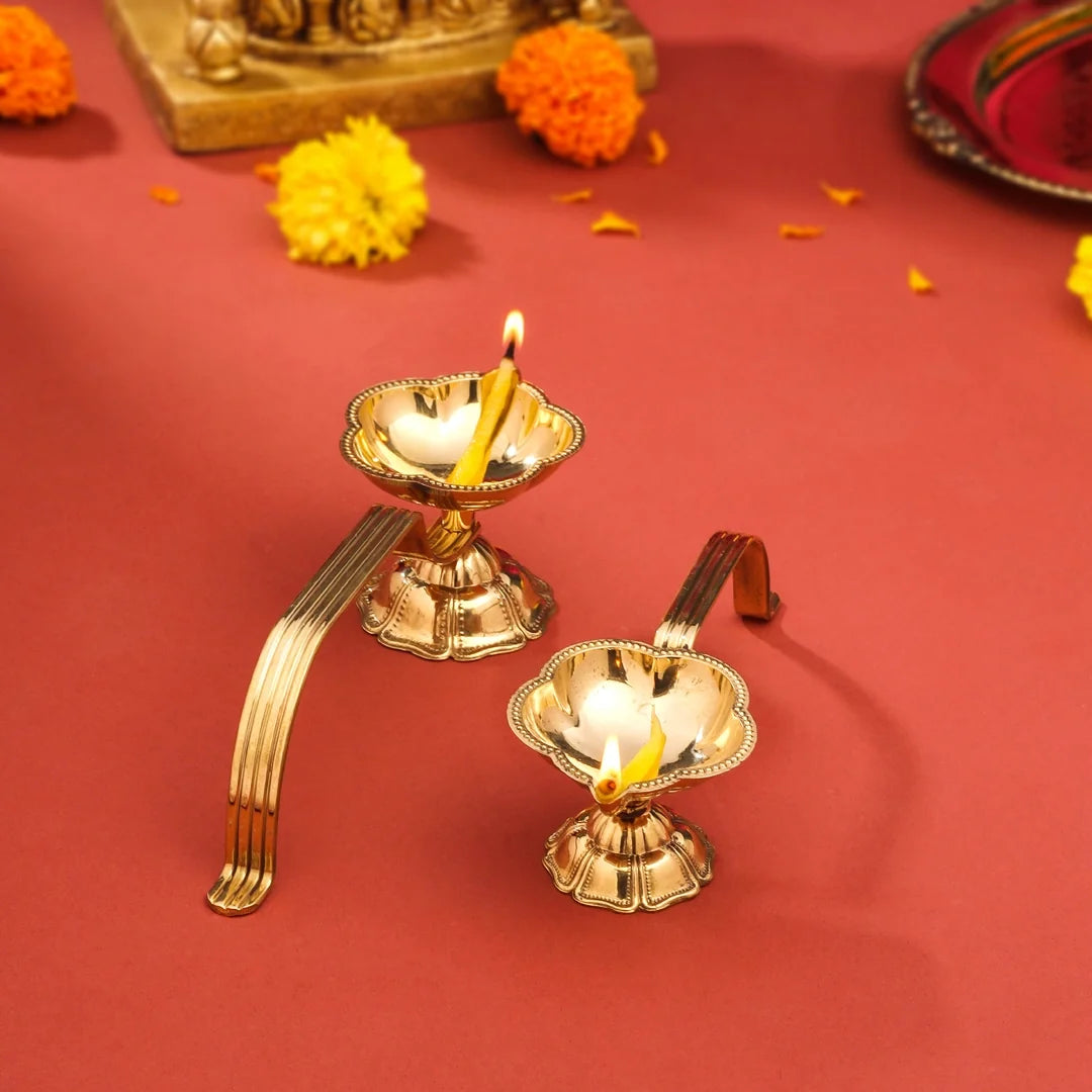 Brass Aarti Diya With Handle Vedansh Craft