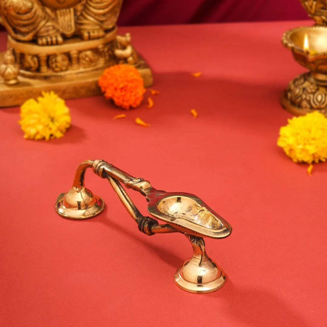 Brass Aarti Diya With Handle (7.5 Inch) Vedansh Craft