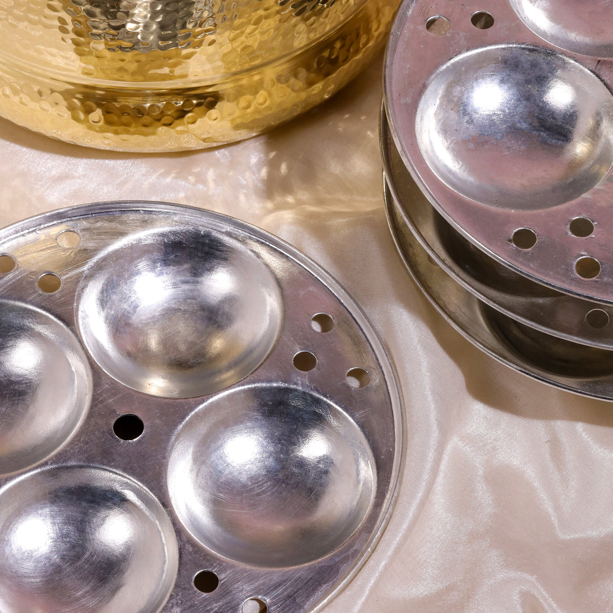 Brass Idli Cooker/Maker 16 Pits (4 Plates) (8 Inch) Vedansh Craft