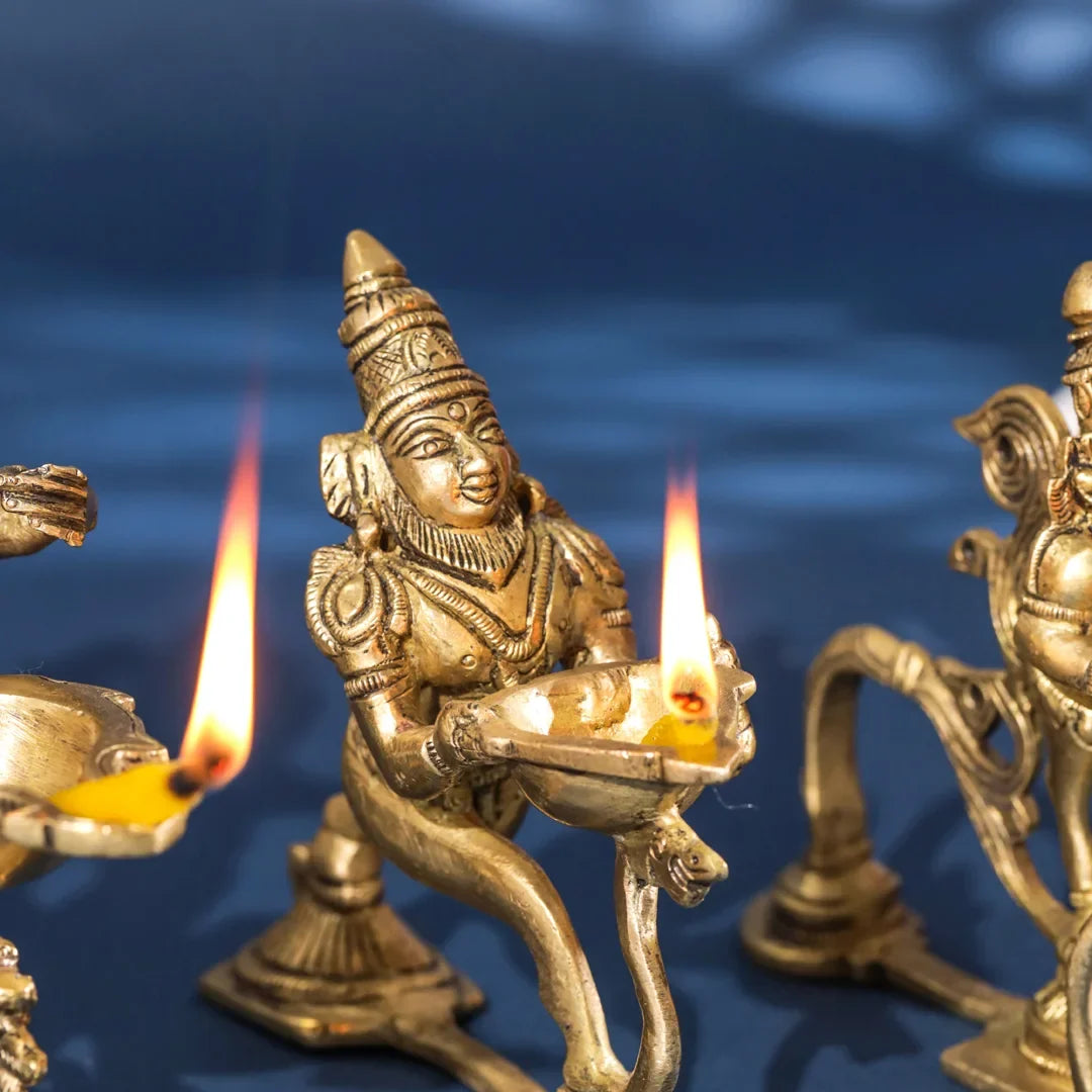 Brass Aarti Diya With Handle Vedansh Craft