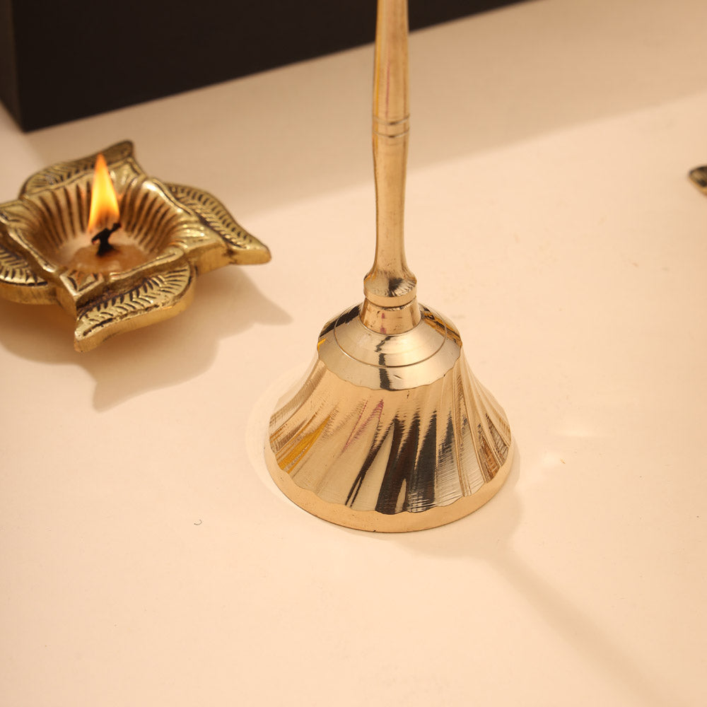 Brass Diya & Handbell Pooja Gift Hamper Vedansh Craft
