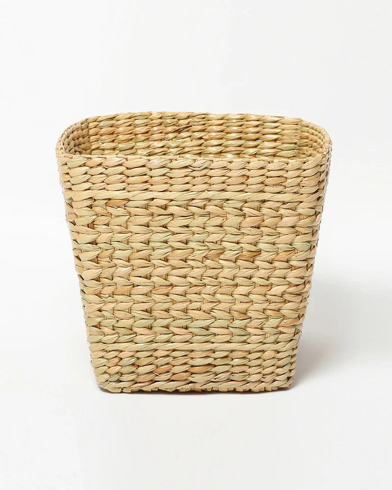 Eco-Friendly Seagrass Dustbin for Minimalist and Modern Home Decor