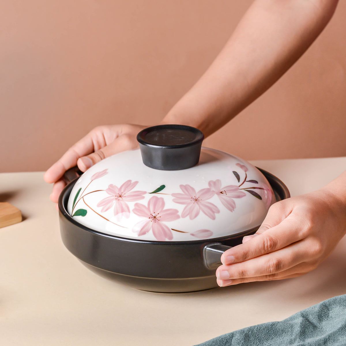 Sakura Shallow White Cooking Pot Nestasia