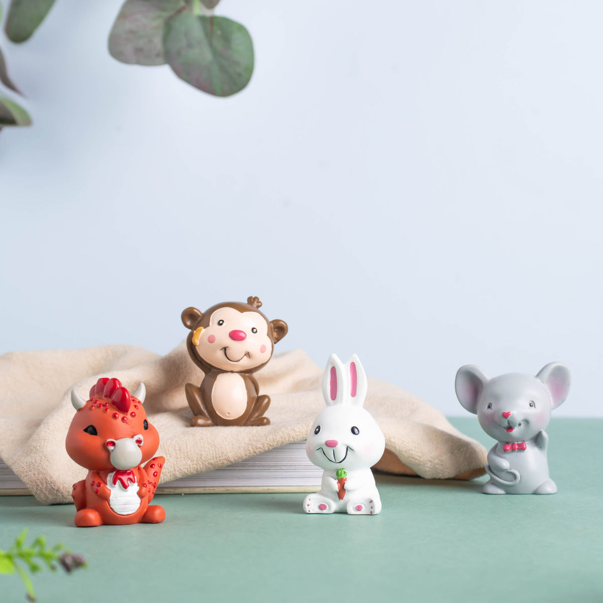 Miniature Animal Showpiece Nestasia