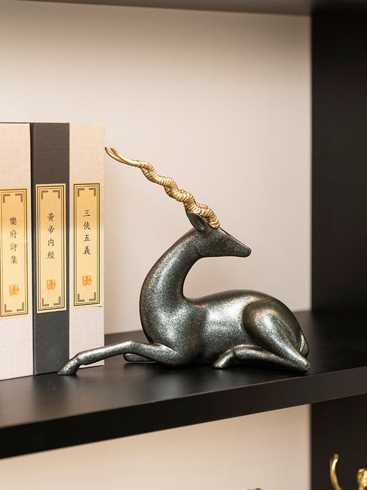 Luxury High-end Deer-themed Minimalist Resin Home Decor Ornament