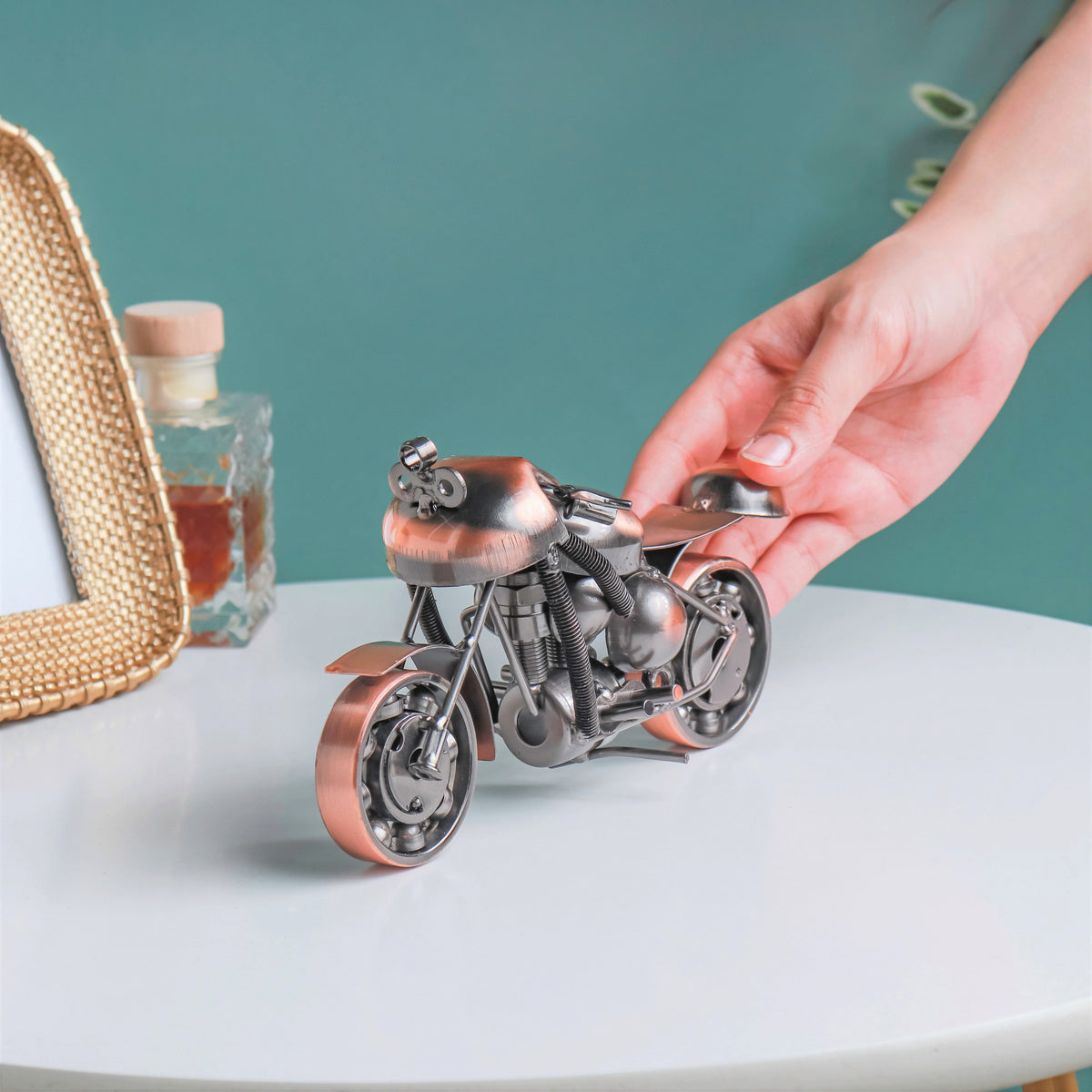 Motorbike Showpiece Nestasia