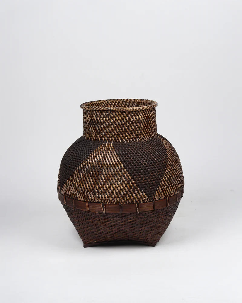 Lightweight Decorative Rattan Vase for Versatile Styling