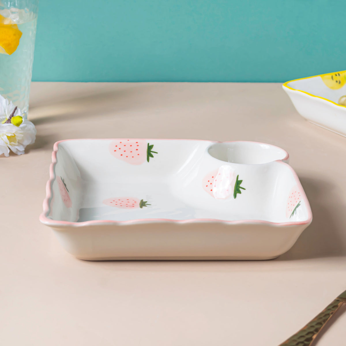 Strawberry Dreams Sectioned Plate Pink Nestasia