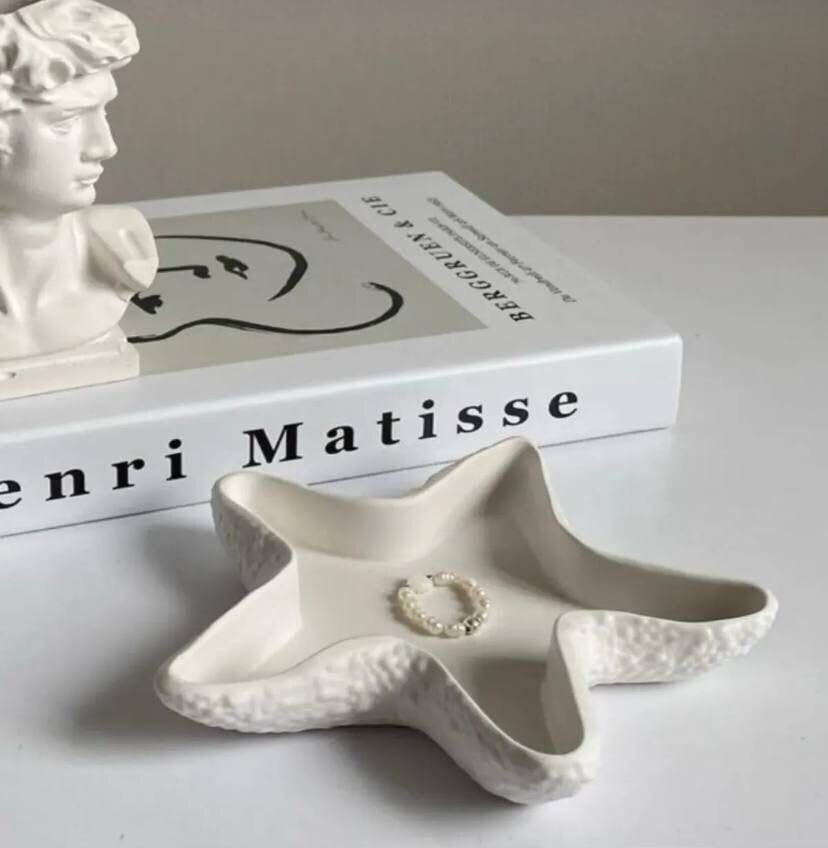 SCENSIA Concrete Jewelry Tray Trinket Dish, Decorative Star Fish Vanity Key Tray for Women – Cute Jewelry Plate, Ring Holder, Aesthetic Room Decor, White, Perfect for Birthday & Home Accessories