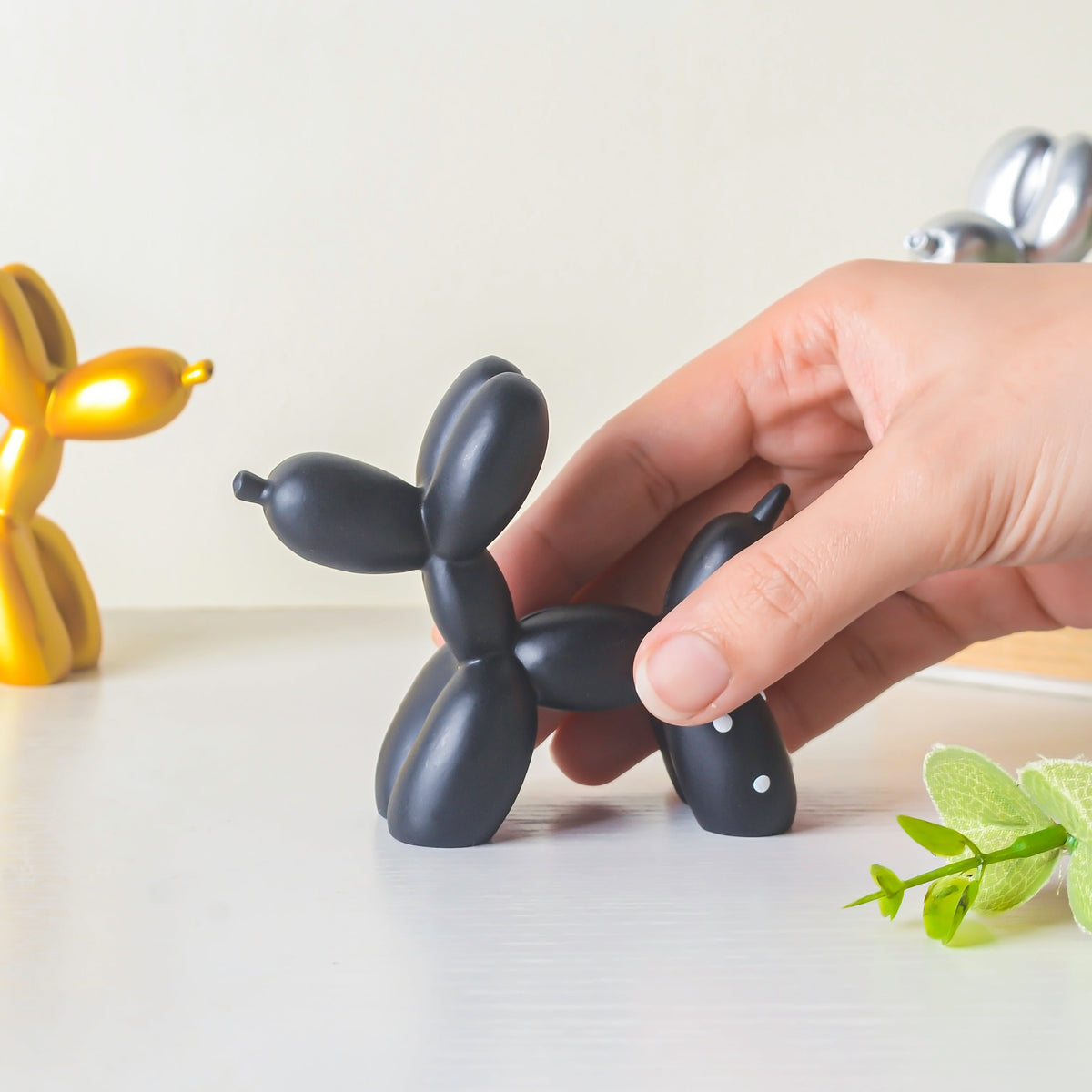 Balloon Dog Resin Mini Showpiece Black