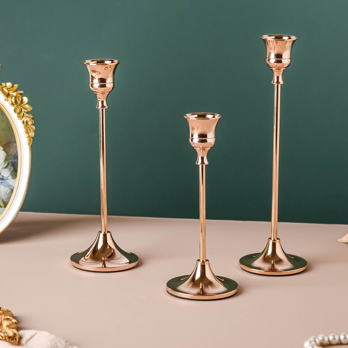 Glossy Gold Candle Stand Nestasia