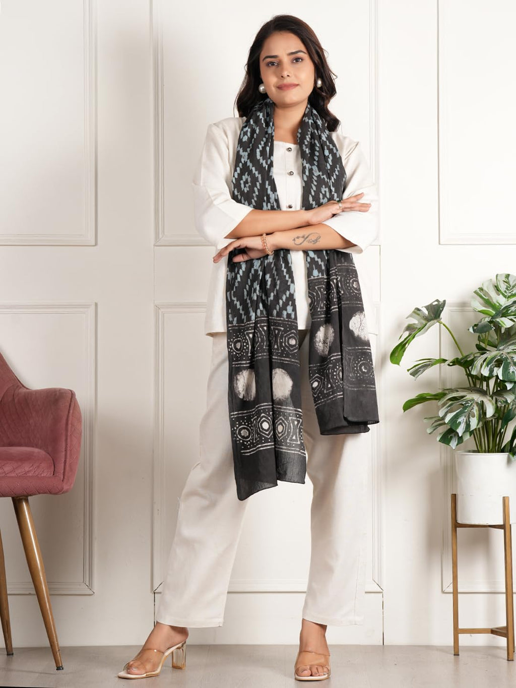 RAI SAHAB Printed Cotton Scarf for Women, Lightweight Soft Scarves Stoles for Summer & Winter(ST-93BLK10)