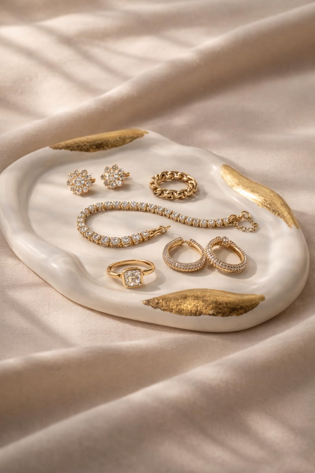 TREETRUNK® Concrete Cloud Trinket Tray | Jewellery/Makeup/Table Organizer l Home Decor l Candle Tray | Multipurpose (24×16×2cm) White (Gold foil)