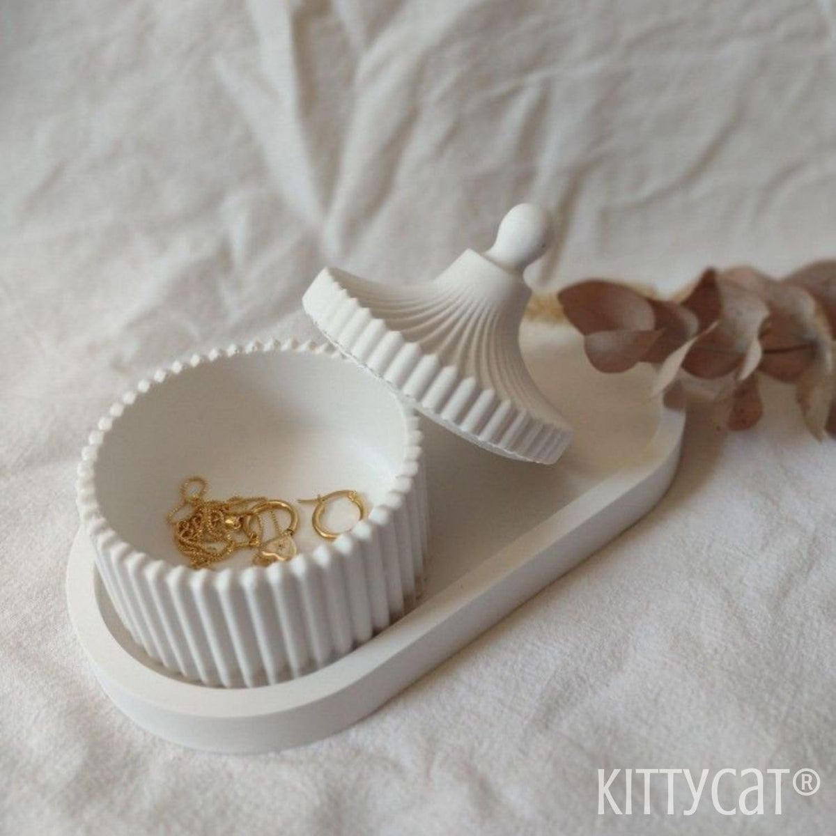 Kitty Cat® Concrete Jewelry Tray Trinket Dish – White Decorative Oval Tray, Perfume & Key Organizer, Modern Vanity Storage for Jewelry, Aesthetic Candle Holder, Home Decor (Tray + Jar)