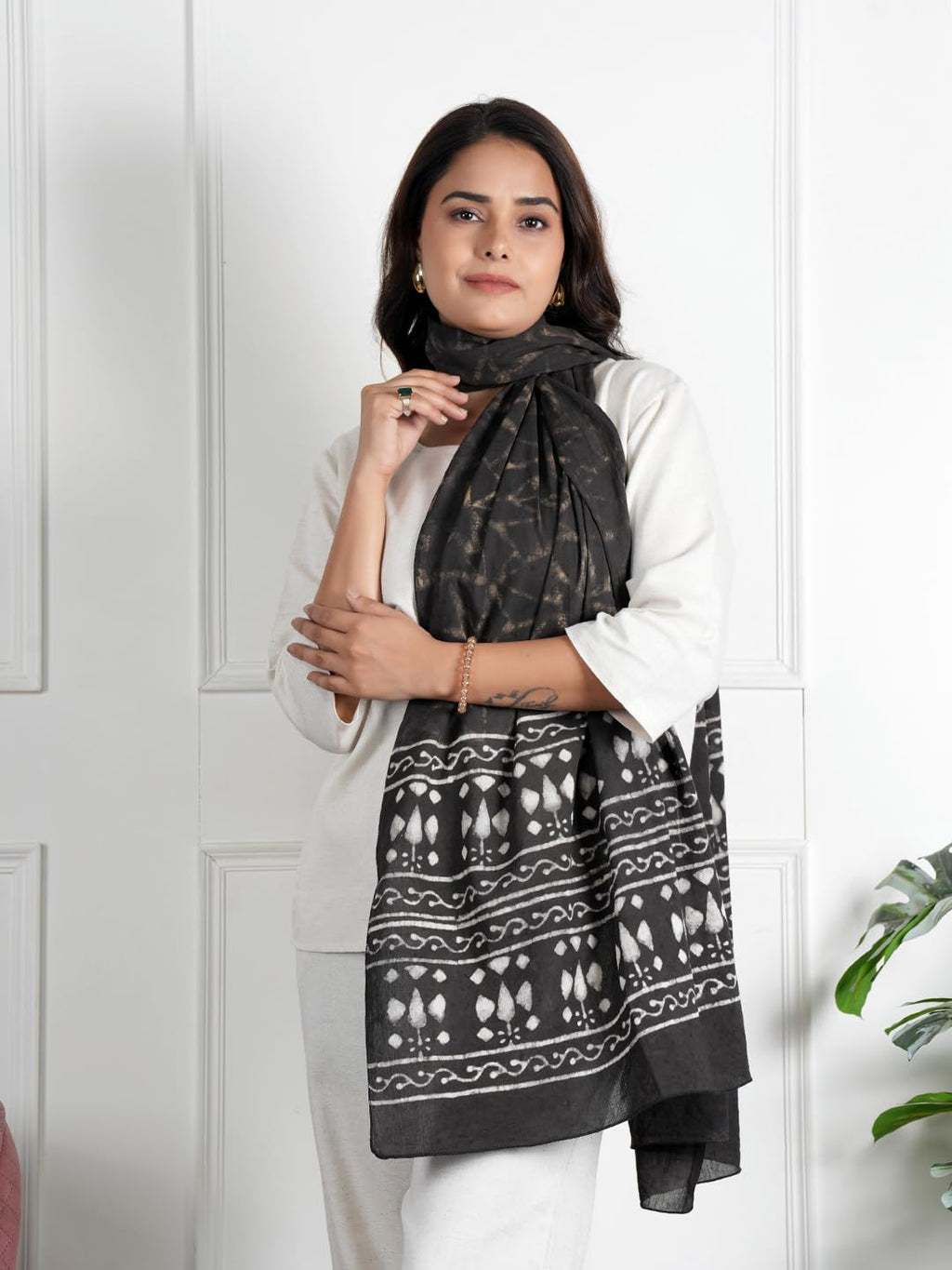 RAI SAHAB Printed Cotton Scarf for Women, Lightweight Soft Scarves Stoles for Summer & Winter(ST-97BLK10)