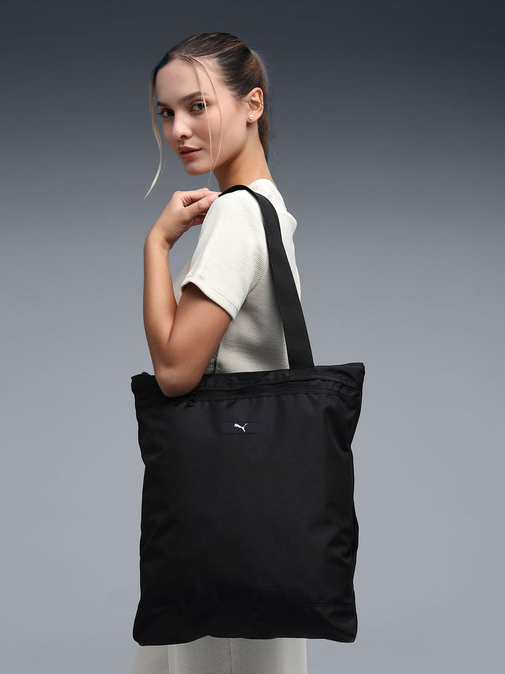 PUMA |Essentials Woven Tote Bag | Black | OSFA