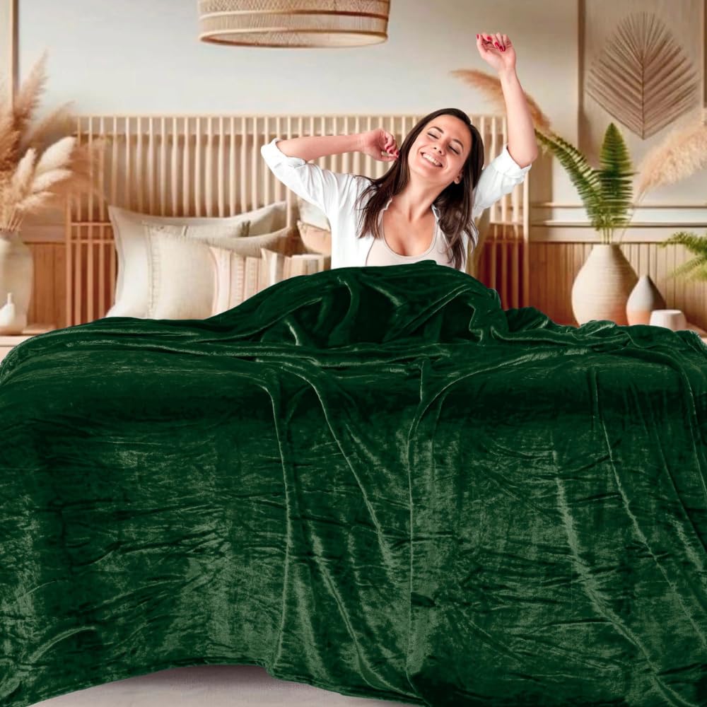 Abrazo AC Blanket | 300 GSM Lightweight Super Soft Cozy for Bed, Sofa, Couch, Travel & AC Room | Double Bed 220×240 cm | Solid Color | Breathable All-Season Comfort (Green) Kafalo