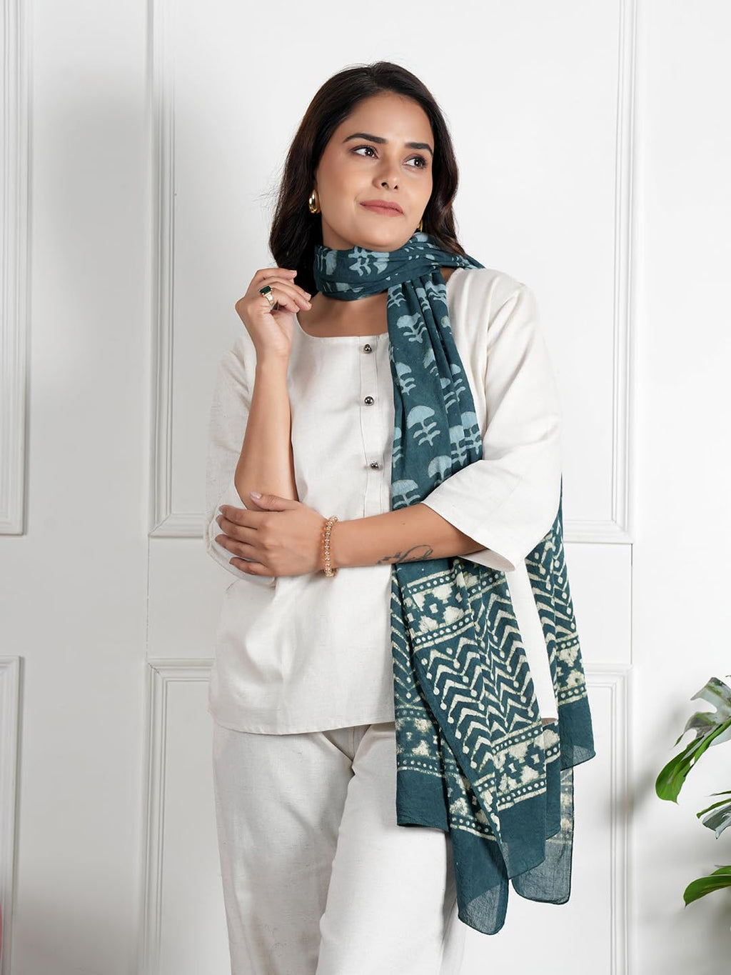 RAI SAHAB Printed Cotton Scarf for Women, Lightweight Soft Scarves Stoles for Summer & Winter(ST-83GREEN10)