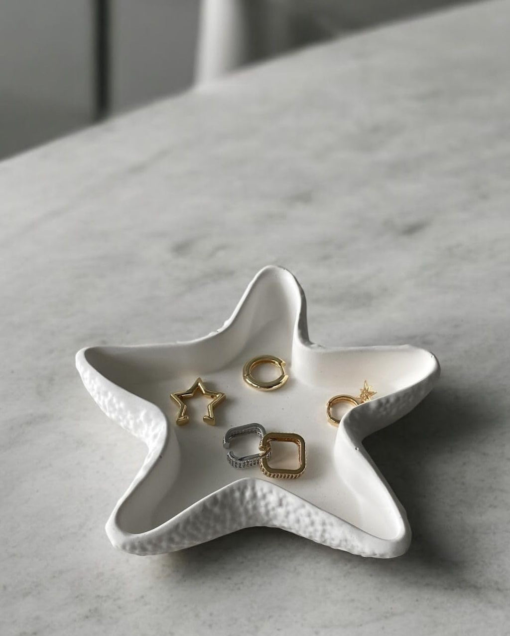 SCENSIA Concrete Jewelry Tray Trinket Dish, Decorative Star Fish Vanity Key Tray for Women – Cute Jewelry Plate, Ring Holder, Aesthetic Room Decor, White, Perfect for Birthday & Home Accessories