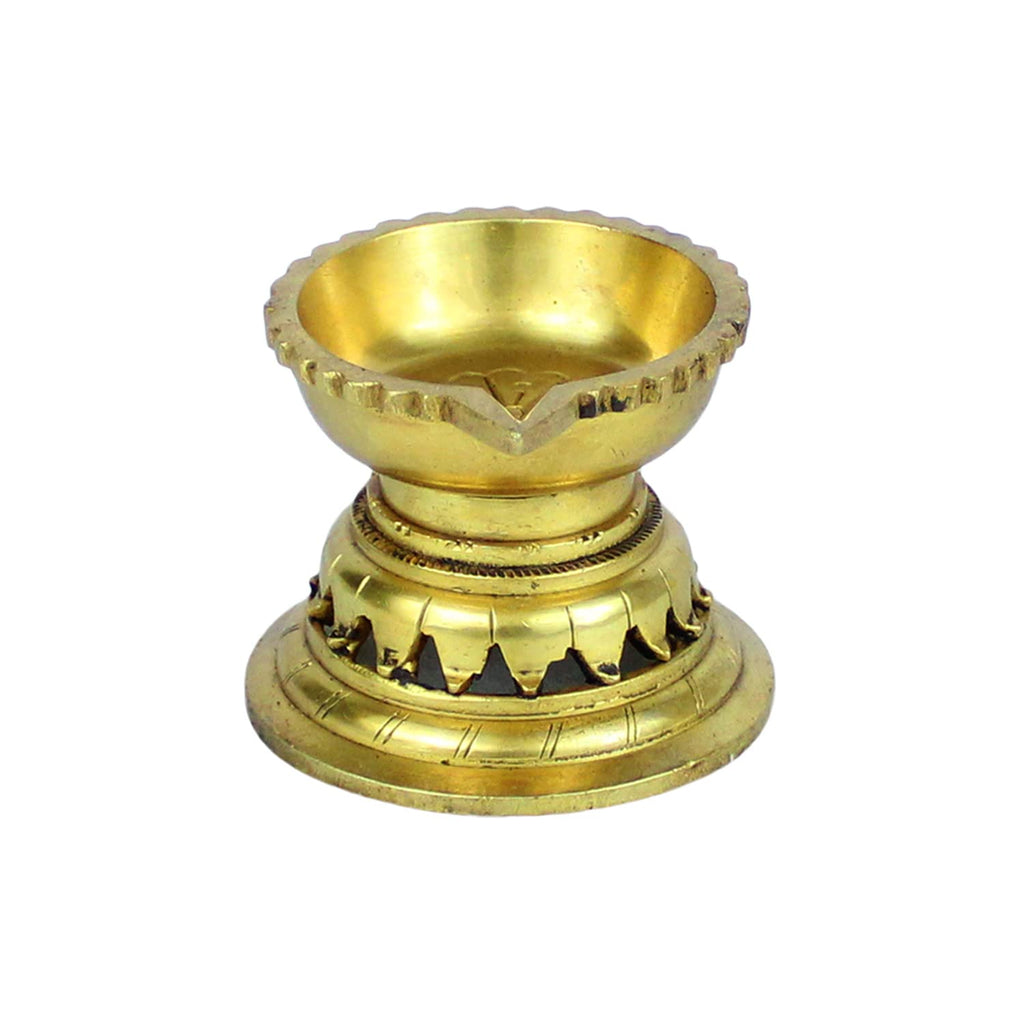 Artvarko Ethnic Carved Desiner Brass Diyas for Pooja | Deepak for Puja Aarti | Oil Lamp | Pooja Articles Home Décor Item | Showpieces | House Warming Decoration | Religious Diwali Gifts