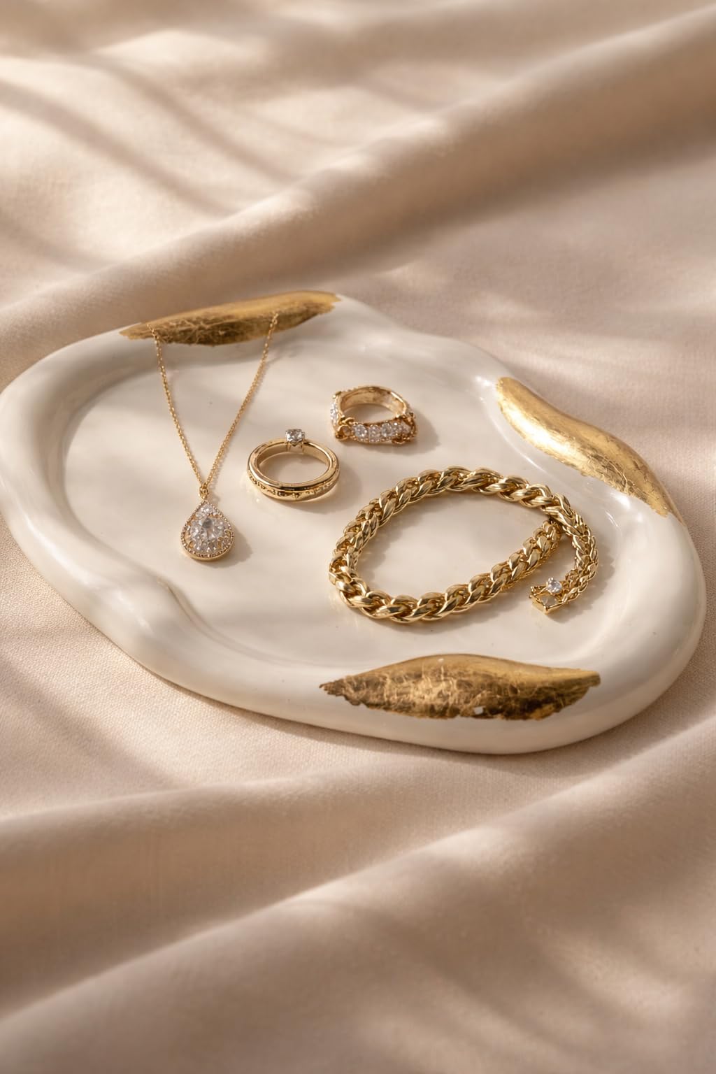TREETRUNK® Concrete Cloud Trinket Tray | Jewellery/Makeup/Table Organizer l Home Decor l Candle Tray | Multipurpose (24×16×2cm) White (Gold foil)