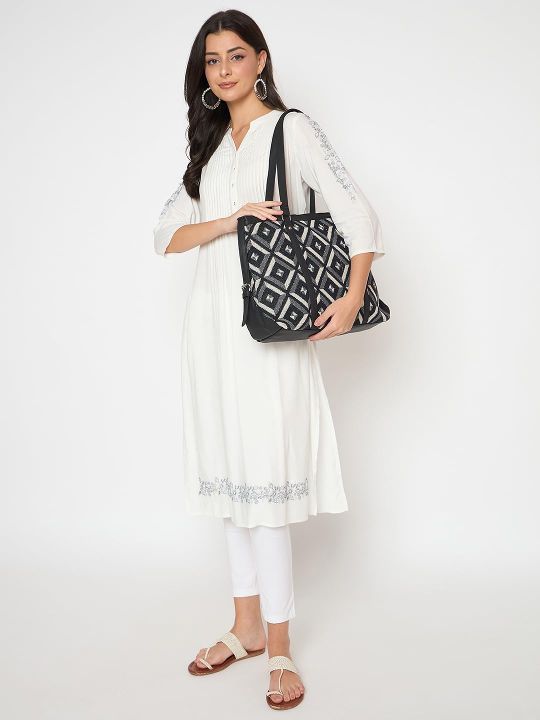 PRIMROSE Chevron Pattern Tote Bag for Women, Black and Beige (Beige)