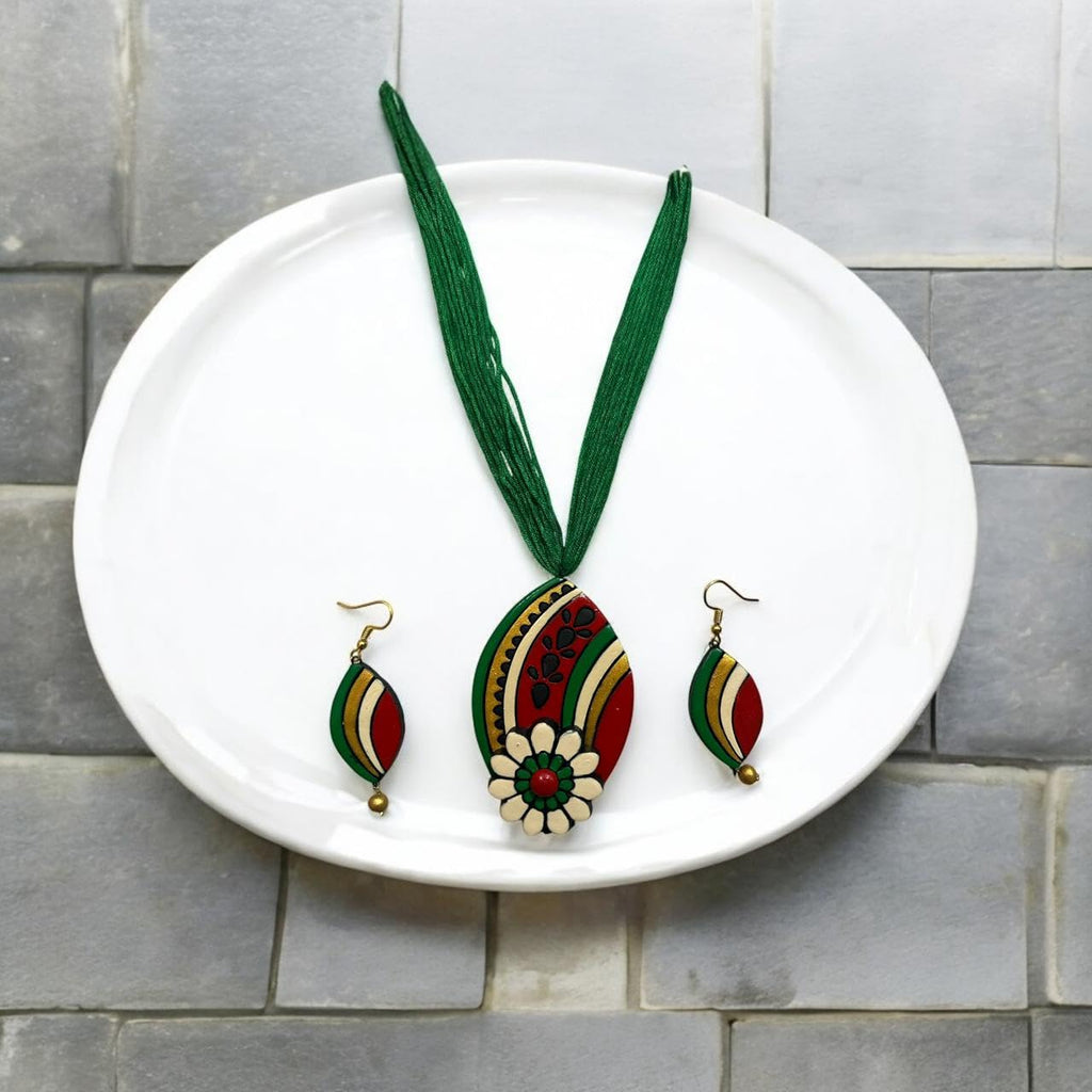 Le bijouxistic Terracotta Necklace Set for Women and Girls, Handmade Terracotta Jewelry, Handmade Necklace earring - Green Necklace Earring, Clay Work Jewelry for Women.