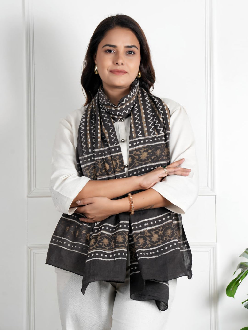 RAI SAHAB Printed Cotton Scarf for Women, Lightweight Soft Scarves Stoles for Summer & Winter(ST-85BLK10)