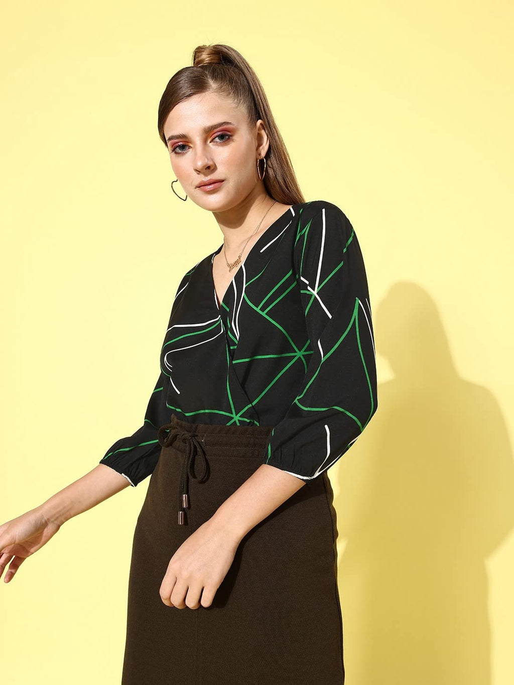 Style Qwuotient Women Black & Green Geometric Print Wrap Top