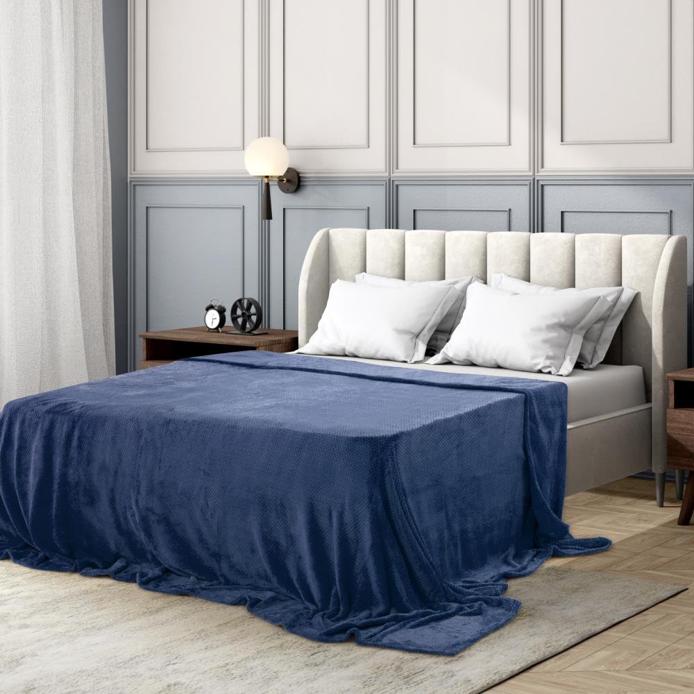 Wakefit Premium Flannel Solid Double Bed Blanket (86x78 Inch) | 200 GSM Reversible Lightweight Soft Polyester Blanket for Bed, Sofa, Couch, Travel & Camping | Gentle Machine Washable | Blue Kafalo