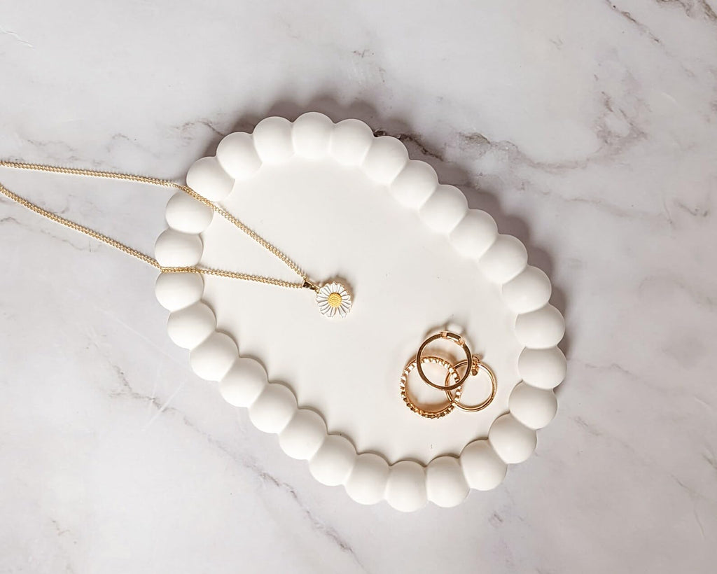 FAIRY BUCKET ™ Aesthetic Handmade Concrete Jewelry Tray Trinket Dish, Decorative Oval Vanity Key Tray for Women, Ring Holder Dish, Cute White Jewelry Plate Bowl Room Decor Aesthetic (Oval)