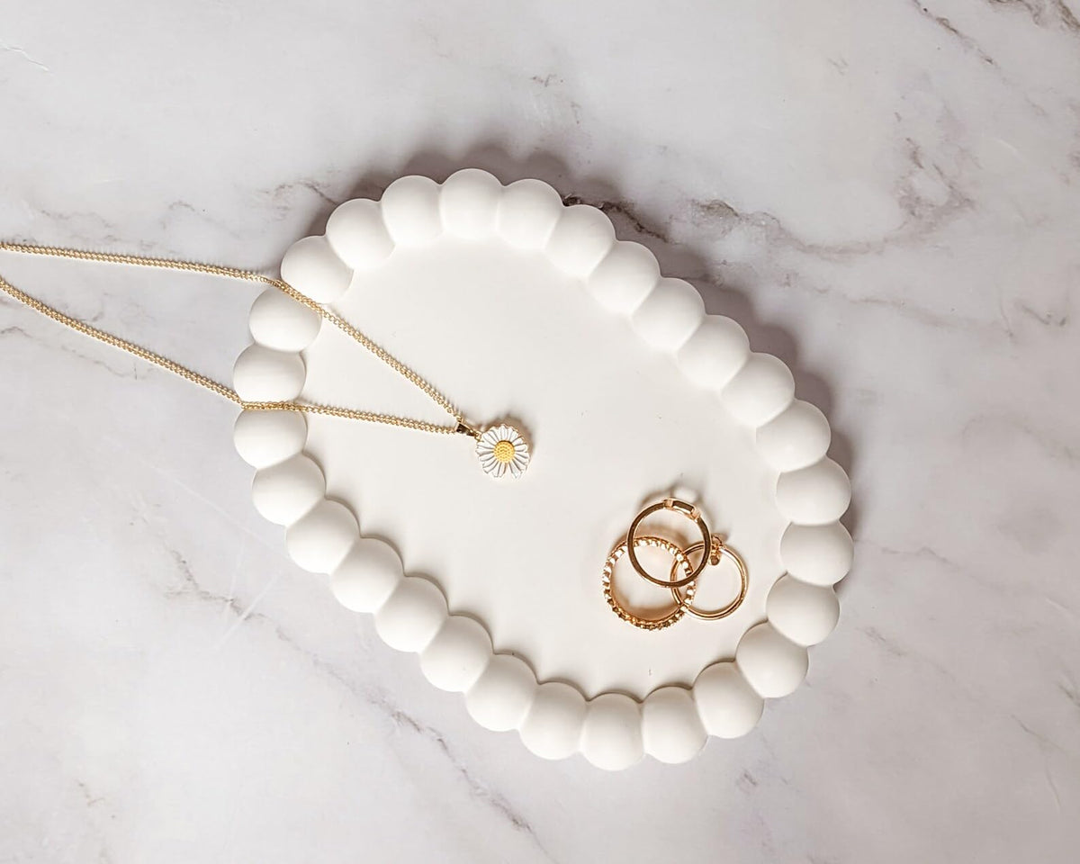 FAIRY BUCKET ™ Aesthetic Handmade Concrete Jewelry Tray Trinket Dish, Decorative Oval Vanity Key Tray for Women, Ring Holder Dish, Cute White Jewelry Plate Bowl Room Decor Aesthetic (Oval)