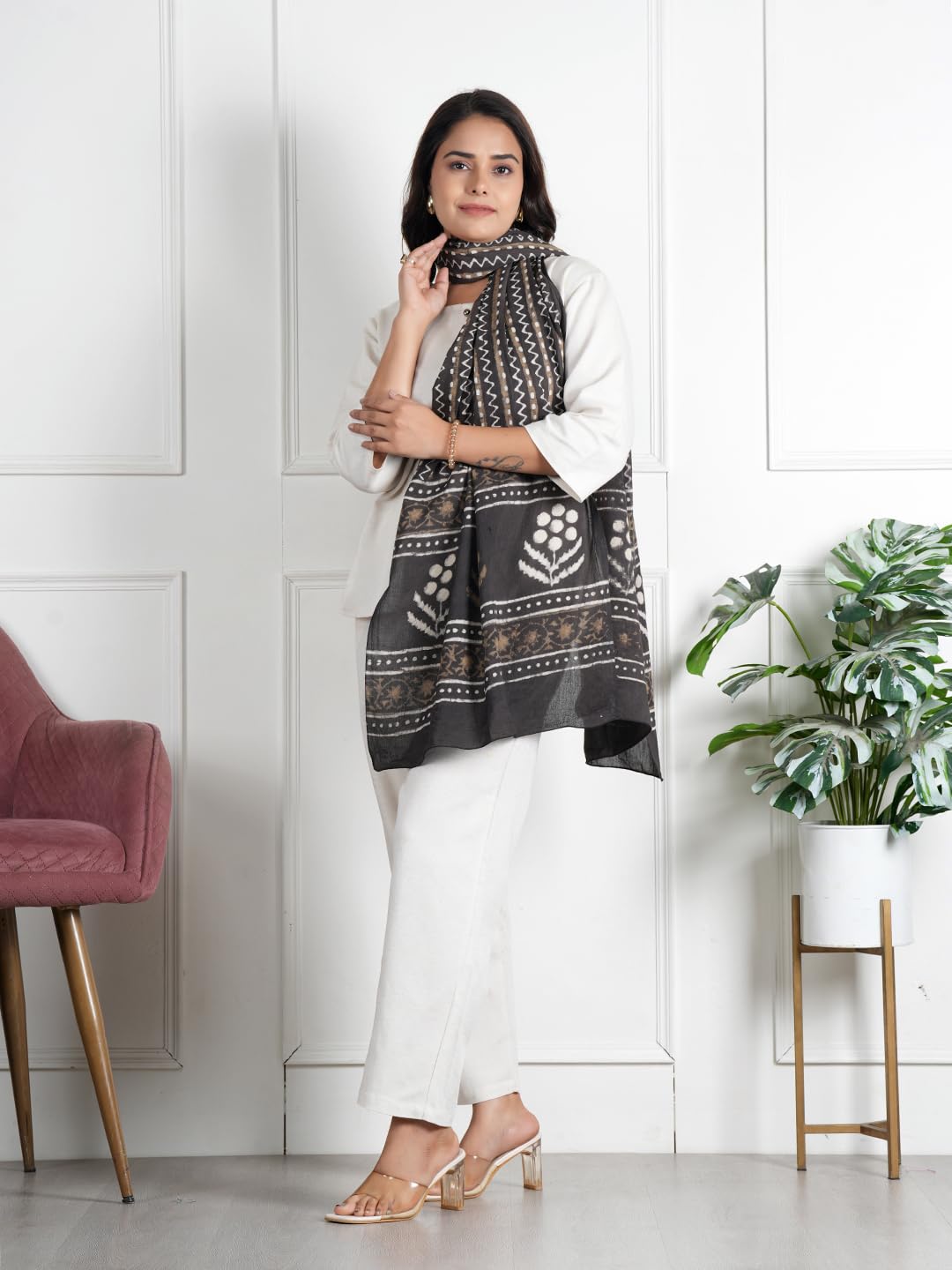 RAI SAHAB Printed Cotton Scarf for Women, Lightweight Soft Scarves Stoles for Summer & Winter(ST-85BLK10)