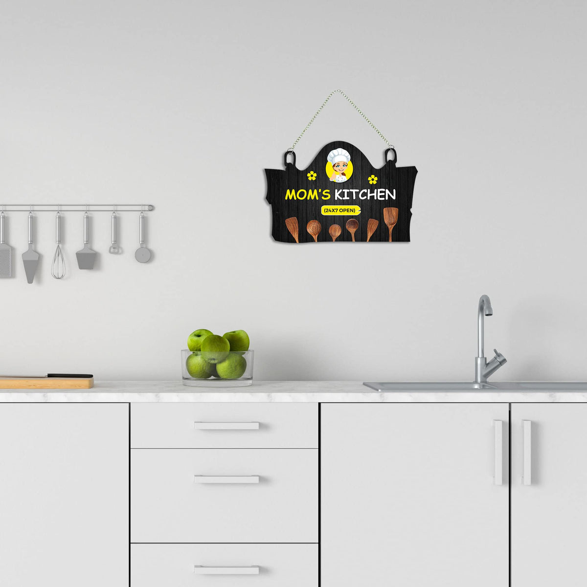 Artvibes Mom's Kitchen Printed MDF Wooden Wall Art For Cafe | Kitchen | Restaurants | Quotes Decor Item | Kitchen Quotes Wall Hanging | Wall Sculpture | Signs & Plaques | Gift Items (WH_3717N)